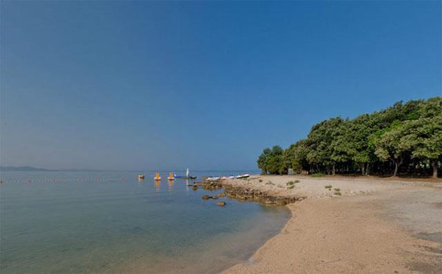 Apartments Antonija Punta Skala Next To Falkensteiner Resort Petrcane Buitenkant foto